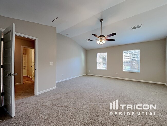Building Photo - 3650 Lebella Ln