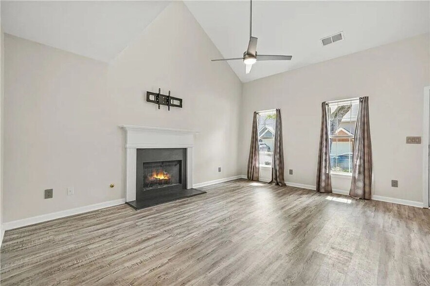 Building Photo - 1288 Gates Cir SE