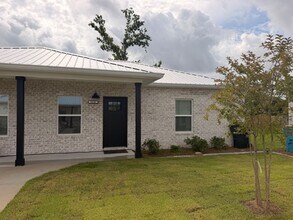 Building Photo - Orlando Rd Duplexes