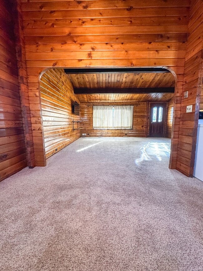 Building Photo - Cozy 2 bed/ 1 bath- Dog Friendly House