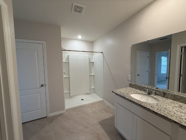 Building Photo - Large 4 Bedroom/2.5 Bathroom Home in Thompson Grove
