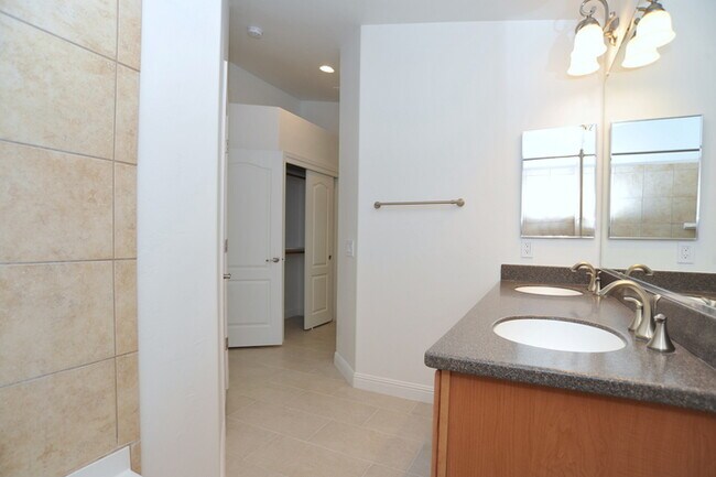 Building Photo - 3 bedroom 2 bathroom in Vail School District