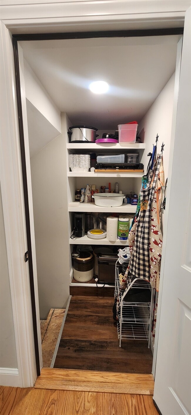 Building Photo - 25 Angel Pt Cir