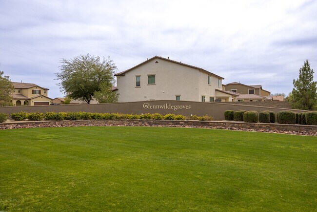 Building Photo - 4Bed/2.5 Bath Home in Maricopa! $1499 MOVE...