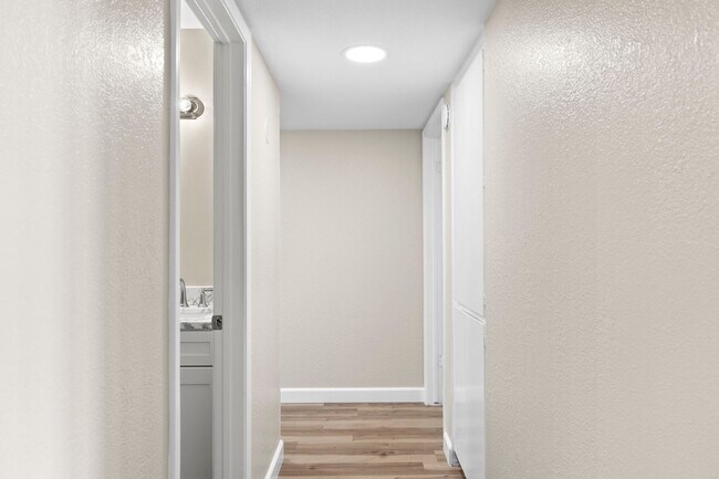 Building Photo - AMAZING ASU RENTAL CLOSE TO CAMPUS