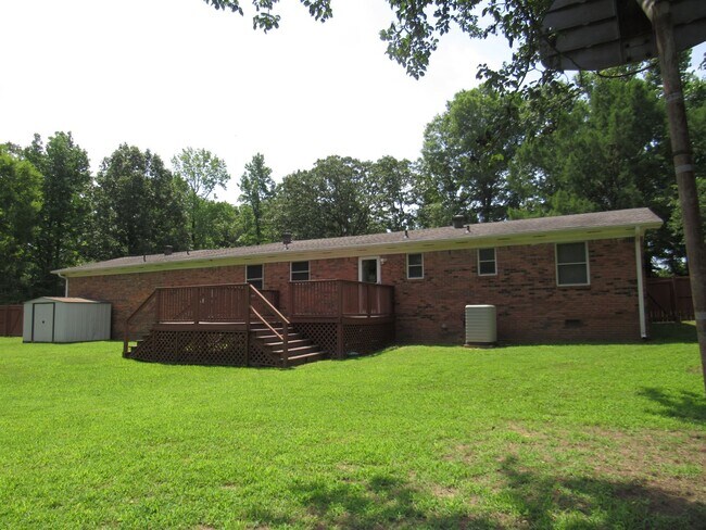 Building Photo - Contact Peggy 501 676 1758