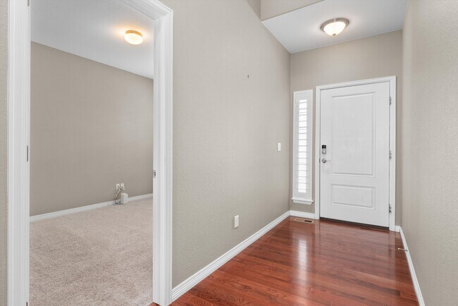 Building Photo - 8344 Coopers Hawk Way