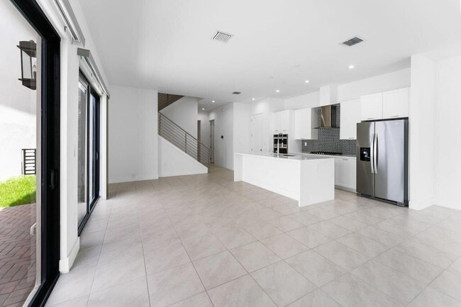 Building Photo - 8173 NW 42nd St