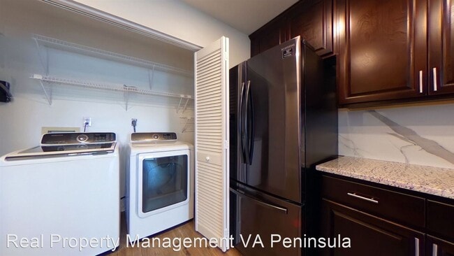 Building Photo - 2 br, 2 bath House - 242 Dockside  Unit A