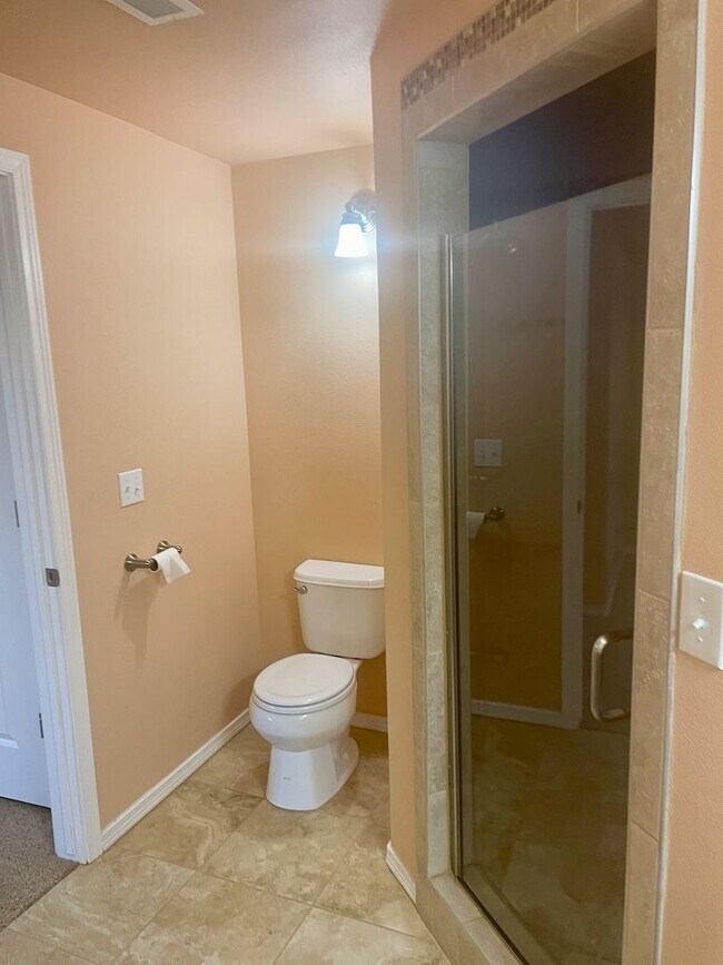 Building Photo - BEAUTIFUL MOUNTAIN SHADOWS 5BD HOME with A/C- Security Deposit Waiver Available