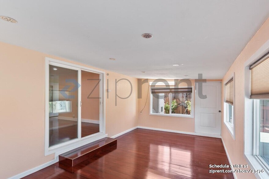 Building Photo - 1656 Messina Dr