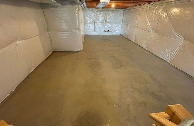 Building Photo - Stunning 4 bedroom 2.5 Bathroom Home in Ma...