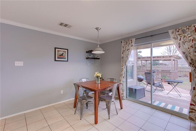 Building Photo - 1107 Canada Wild Dr