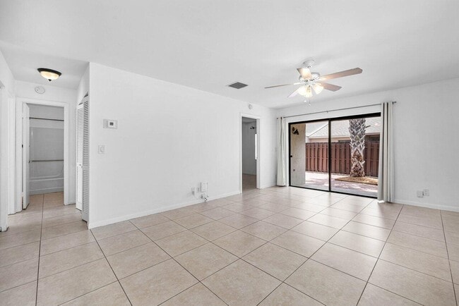 Building Photo - 16422 Straw Way