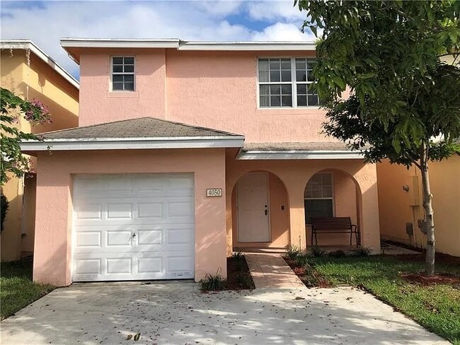 Building Photo - 4050 Eastridge Dr