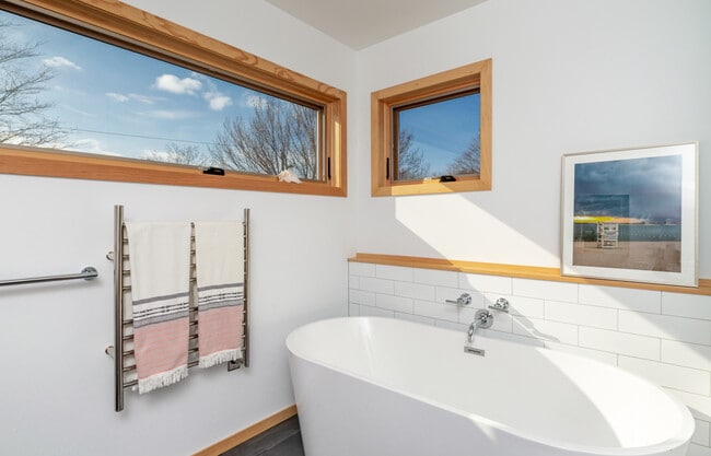 Building Photo - 22 St Mary's Rd