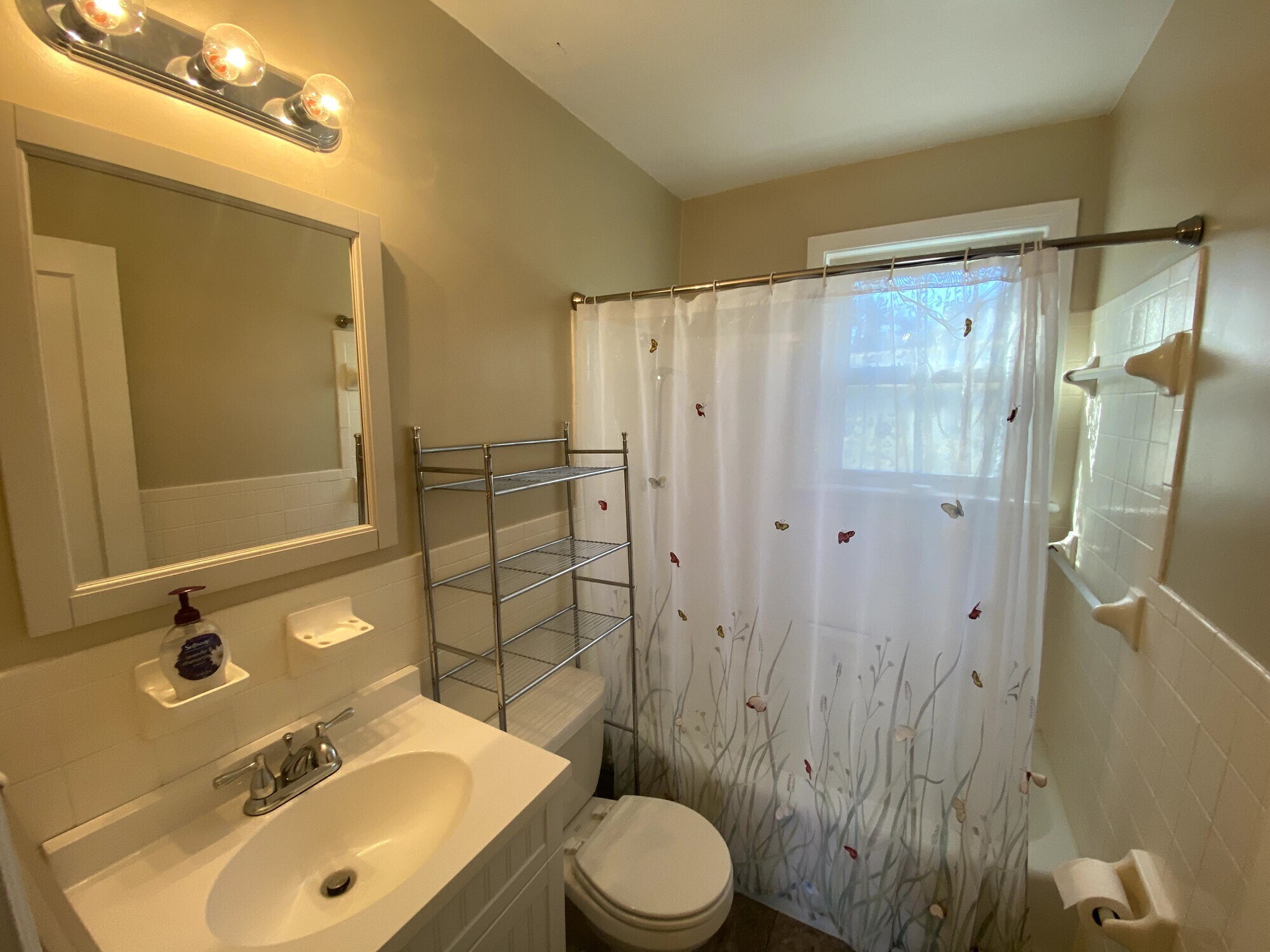 Bathroom - 1407 Fort Manor Dr