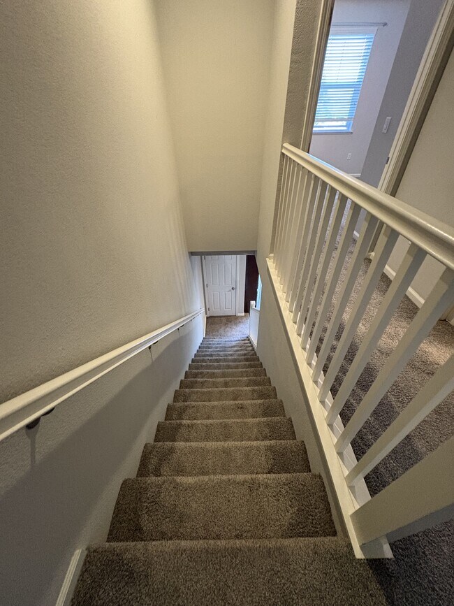 Building Photo - 488 Palmilla Pl