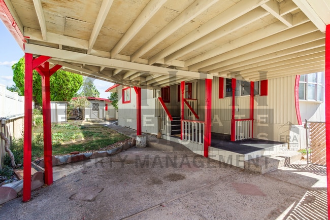 Building Photo - 2968 Parkway Dr