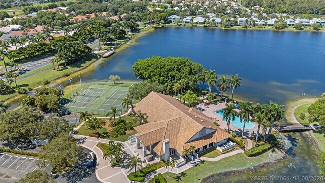 Building Photo - 10761 Pelican Dr