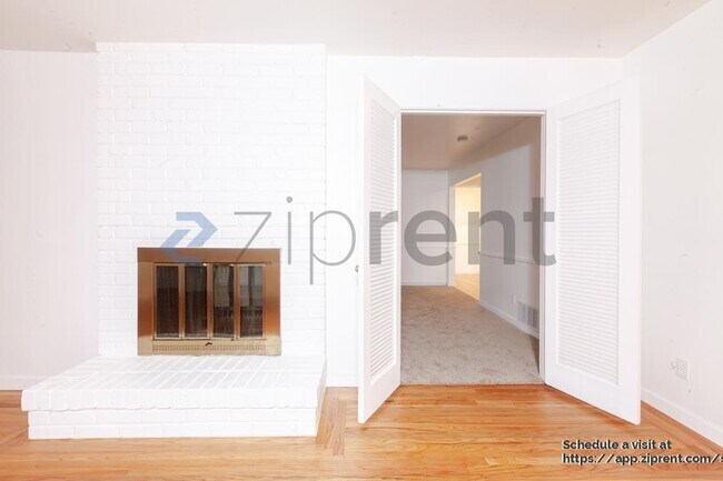 Building Photo - 4636 Goya Pkwy