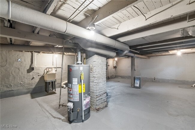 Building Photo - 1056 Belden Ave