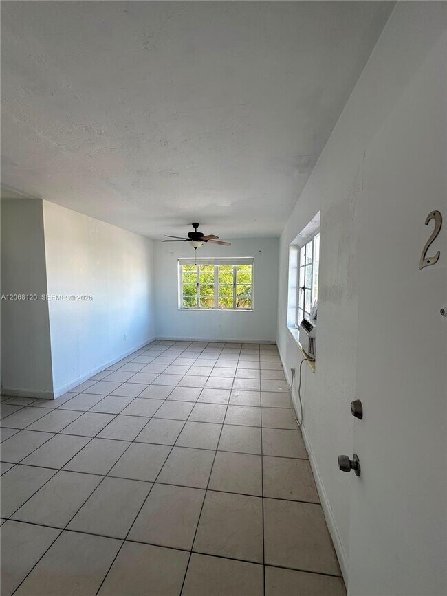 Building Photo - 8340 Crespi Blvd