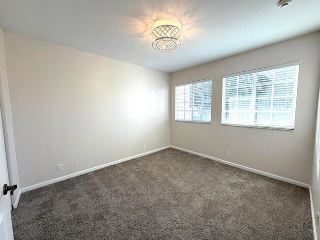 Building Photo - 7407 Briella Dr