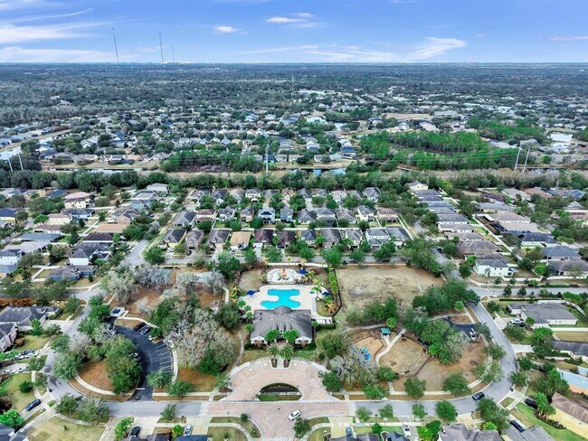 Building Photo - 17423 New Cross Cir