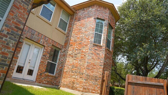 Building Photo - 7317 Brecourt Manor Way