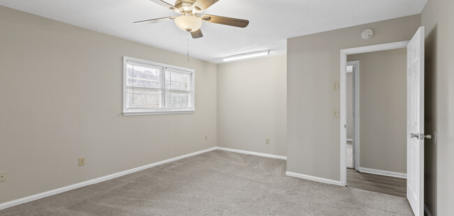 Building Photo - 2581 Arapahoe Cir