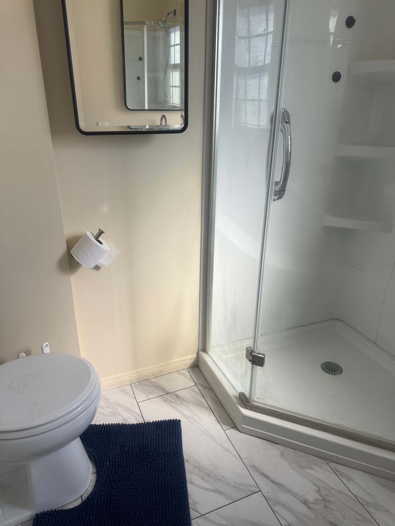 Building Photo - 9932 Beverly St