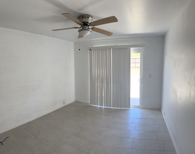 Building Photo - 1234 N Dodge Blvd