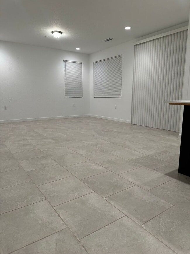 Building Photo - Welcome To This Charming Two-Story Home Ne...