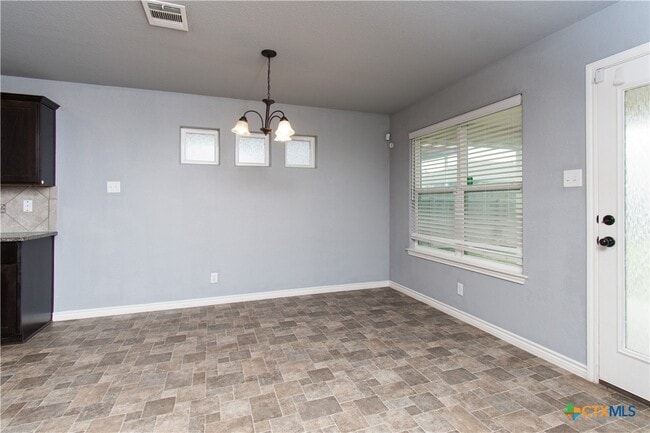 Building Photo - 6703 Keechi Valley Dr