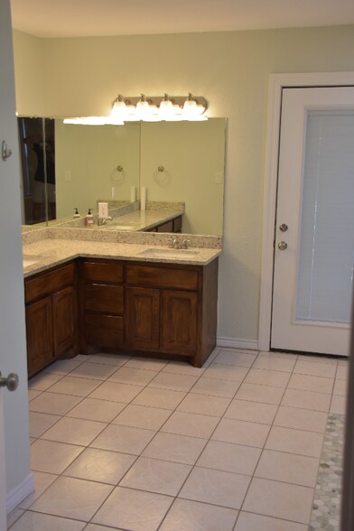 Building Photo - 8318 Grey Knoll Dr
