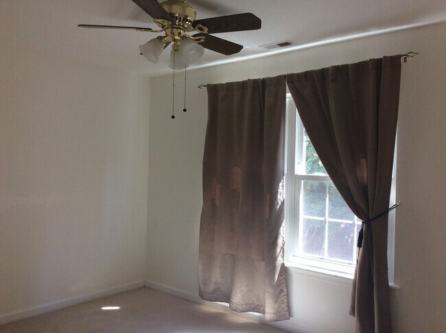 Building Photo - Vass Meadows