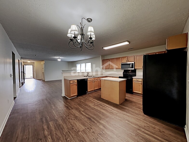 Building Photo - 3521 Chandler Cove Way