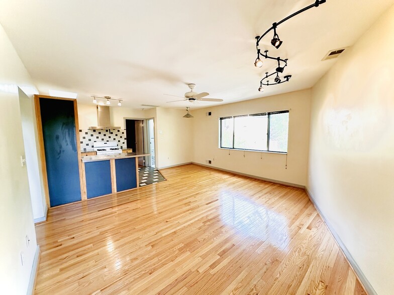 Building Photo - 4005 Woodland Ave
