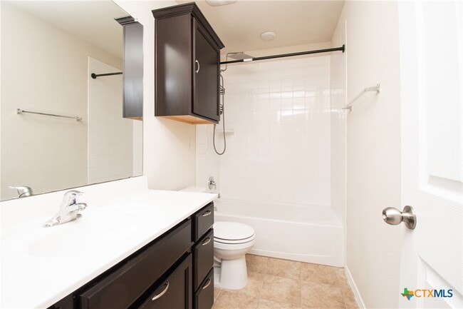 Building Photo - 1707 Gigante Dr