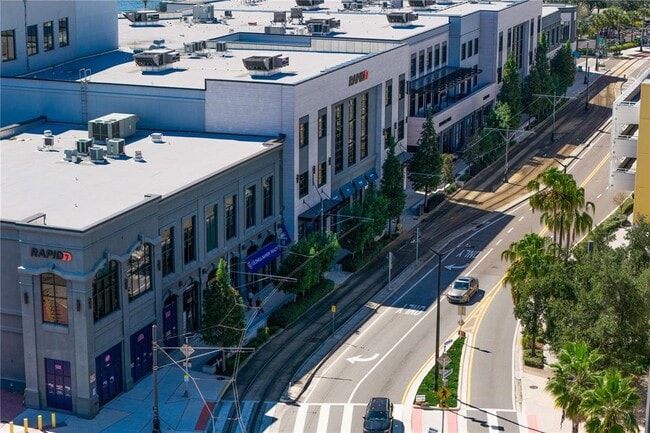 Building Photo - 1212 E Whiting St