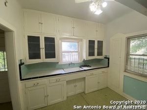 Building Photo - 247 E Lullwood Ave