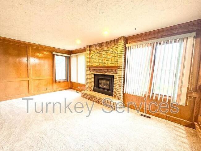 Building Photo - 15718 Lafayette Ave