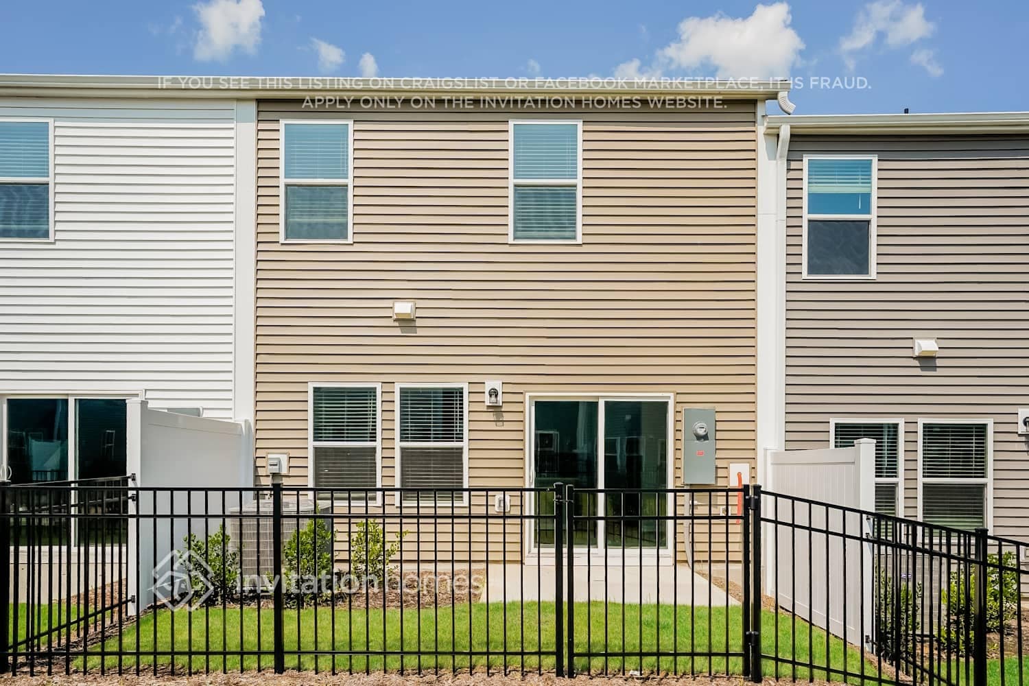 Building Photo - 818 Holiday Pk Ln