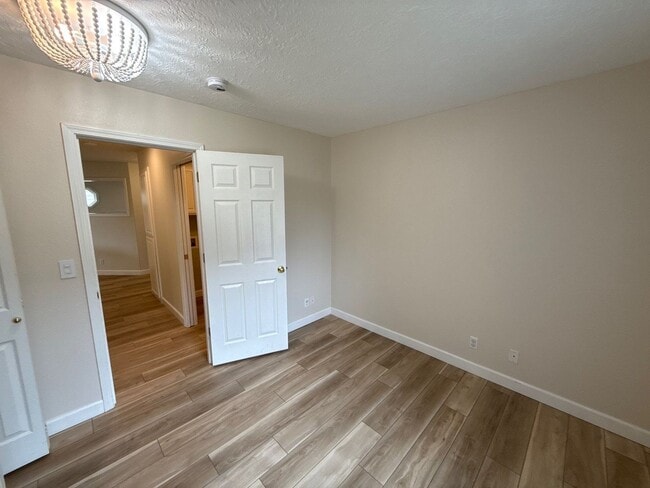 Building Photo - 5512 Murray St SE