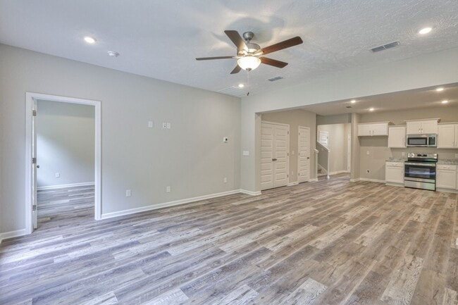 Building Photo - Modern Townhome in Manchester TN