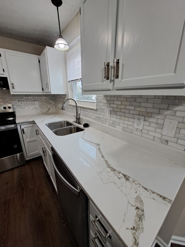 Building Photo - 5915 Ballymead Blvd