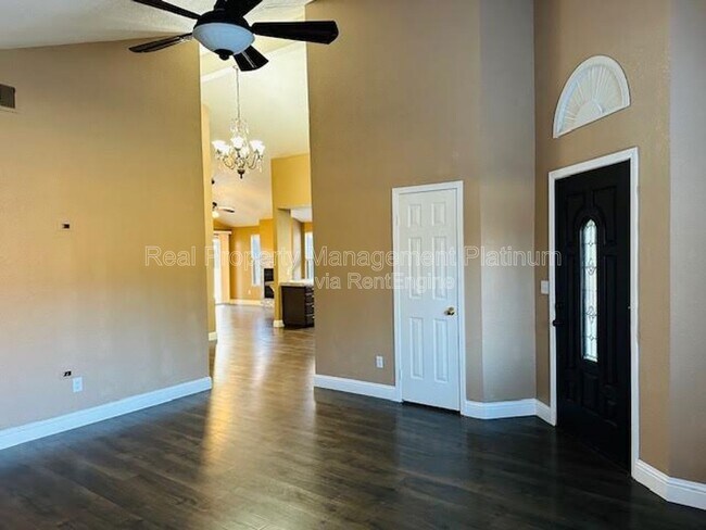 Building Photo - 6215 N McCaffrey Ave