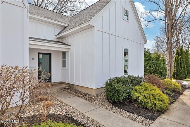 Building Photo - 18 Granite St