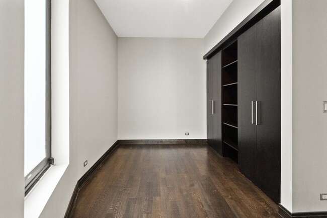 Building Photo - 44 E Cedar St